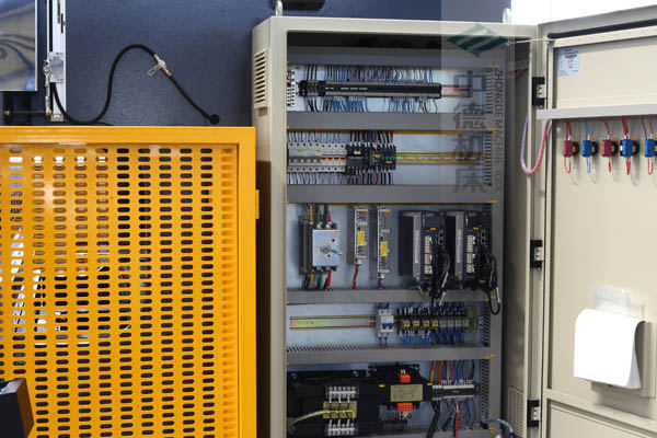 ZDPE10025-ESTUN原廠適配電氣箱總成，抗干擾能力強，電氣運行穩定.jpg